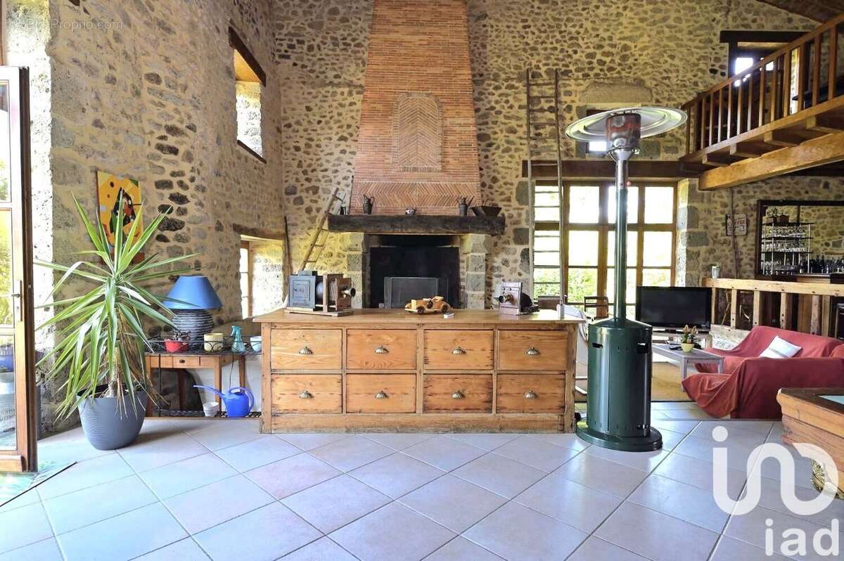 Photo 8 - Maison à PRESSIGNAC