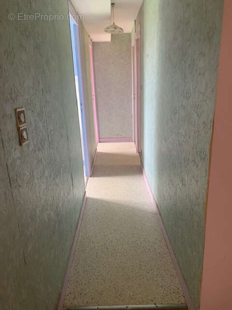 Maison à MONTREUIL-POULAY