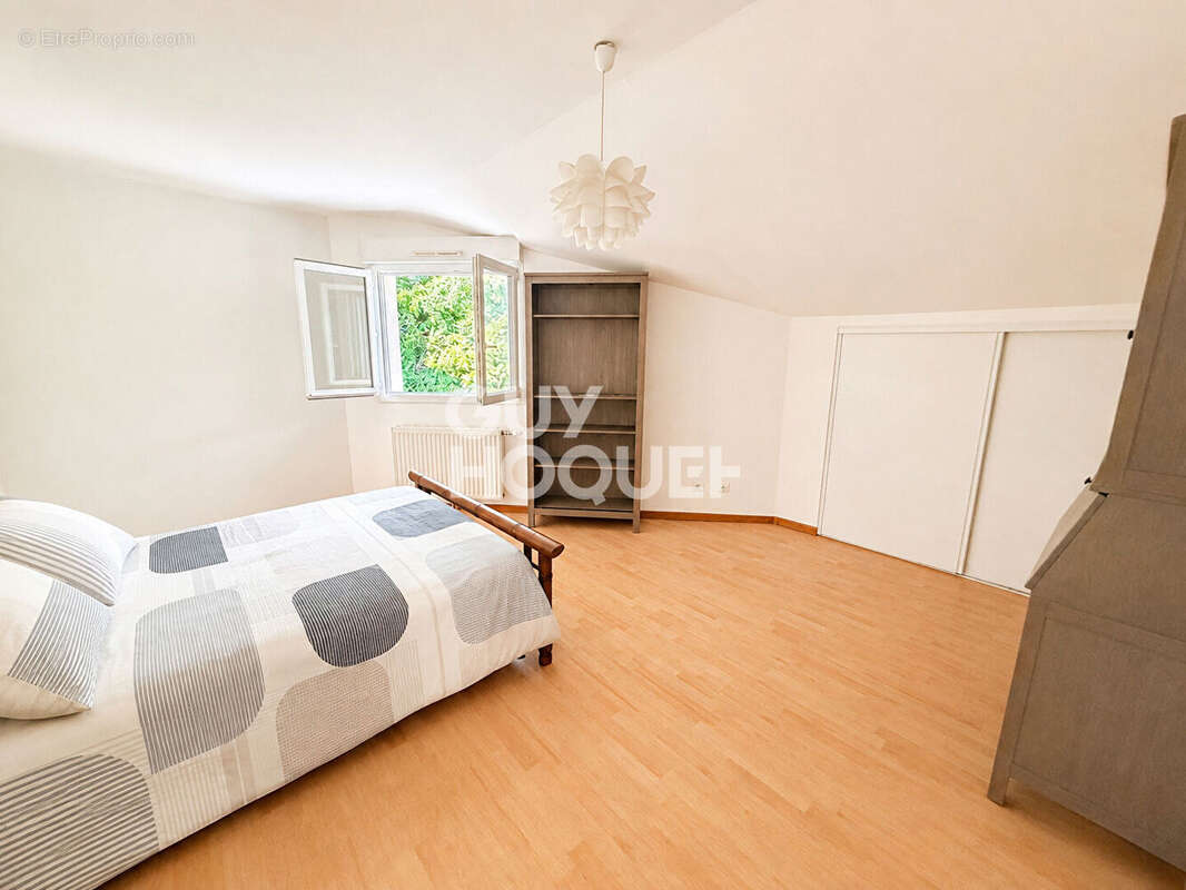 Maison 4 chambres garage piscine - photo 13
