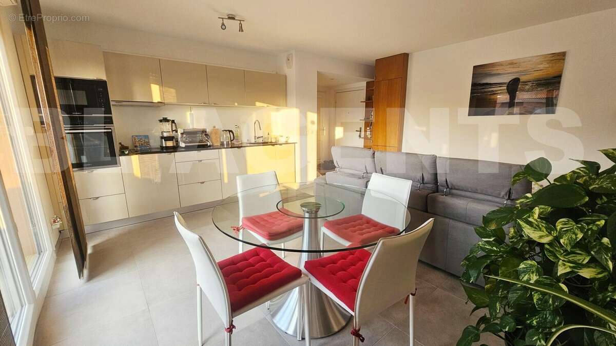 C85FDAEC-95E6-7E3E-286B-E7735C747A05 - Appartement à MARSEILLE-12E