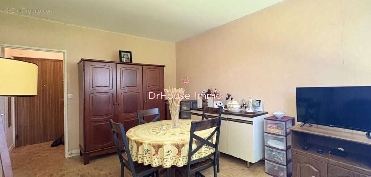 Appartement à VAUX-LE-PENIL