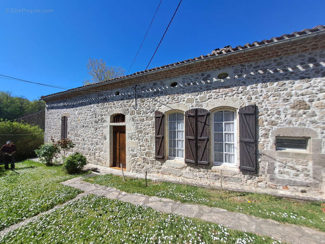 Maison à PORT-SAINTE-MARIE