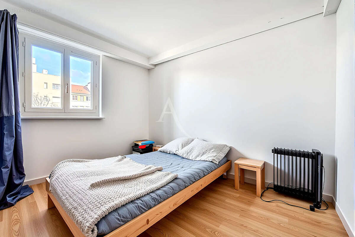 Appartement à PARIS-14E