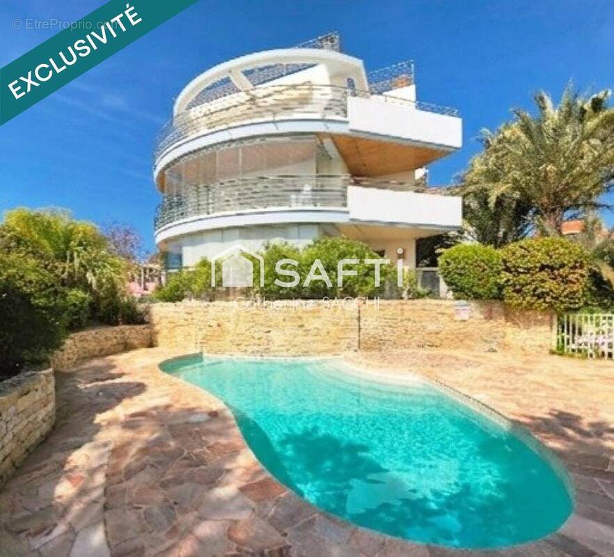 Photo 1 - Appartement à SAINT-RAPHAEL
