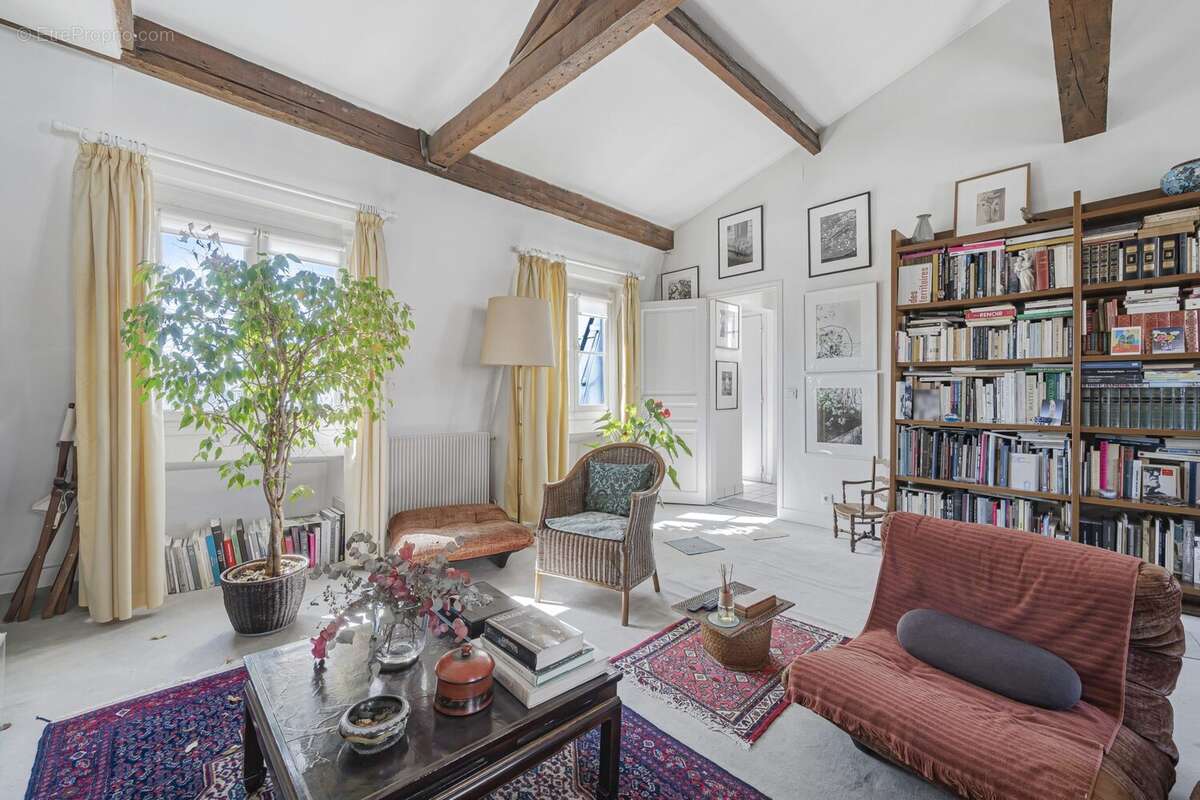 Appartement à PARIS-3E