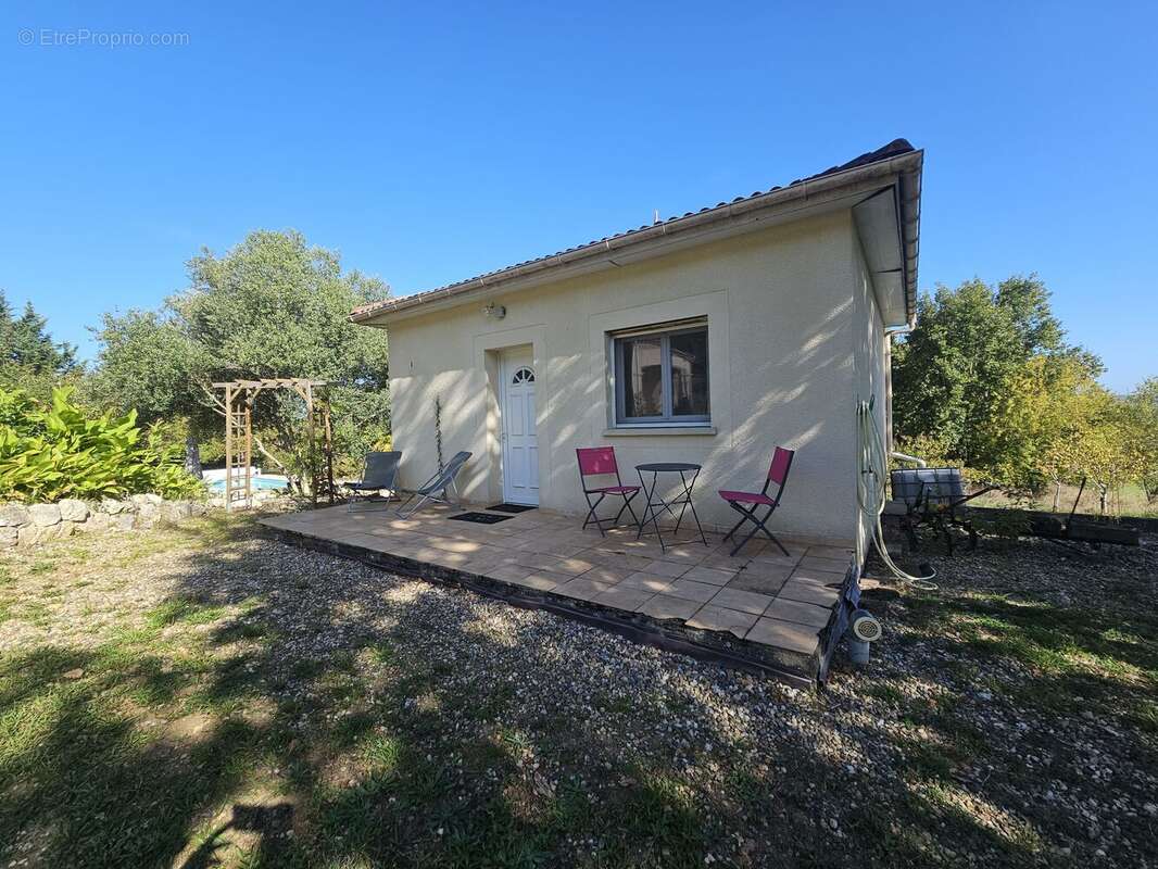 Maison 150 m² à Roquefort  - photo 6