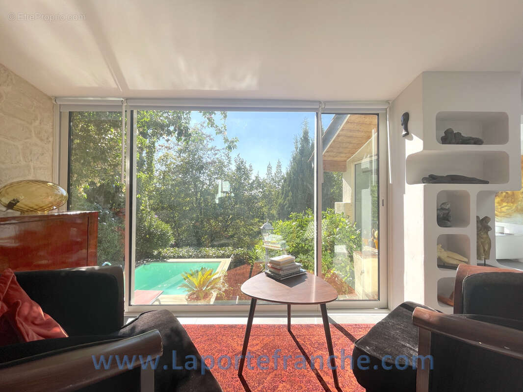 HAUT DE CAGNES Adorable maison de village 2/3 chambres jardin piscine - photo 3