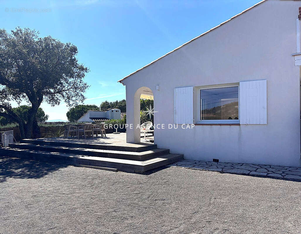 Maison à LES ISSAMBRES