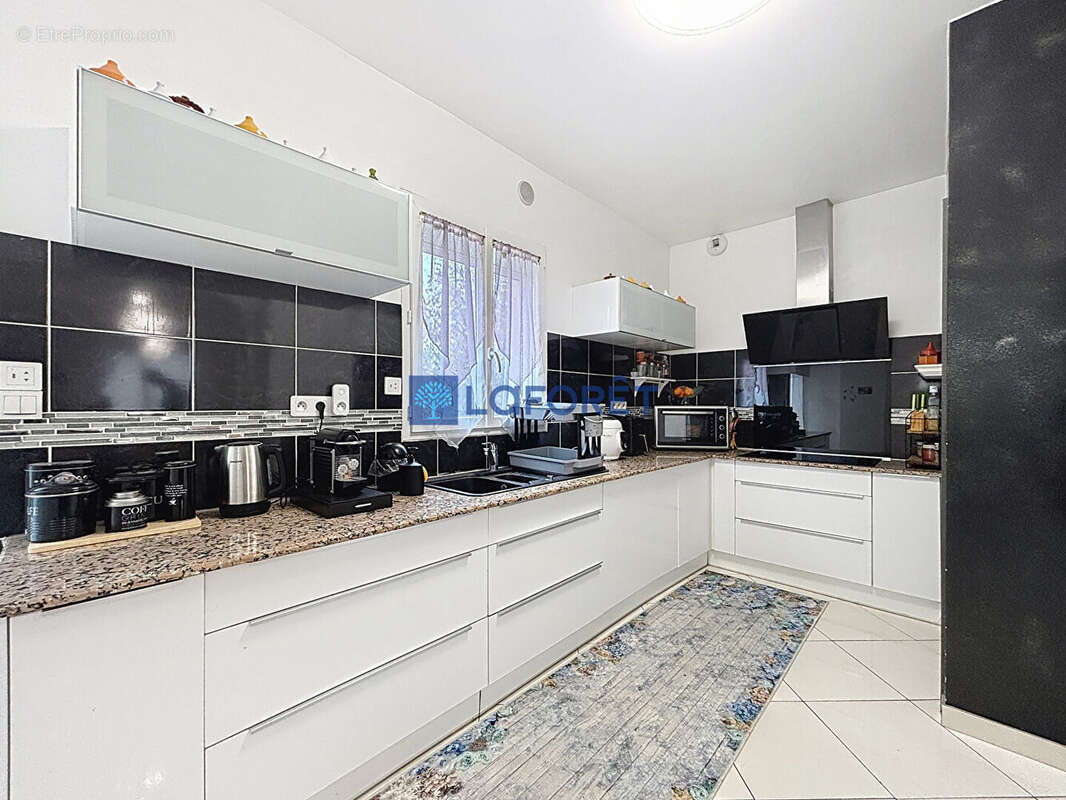 Maison à SAVIGNY-SUR-ORGE