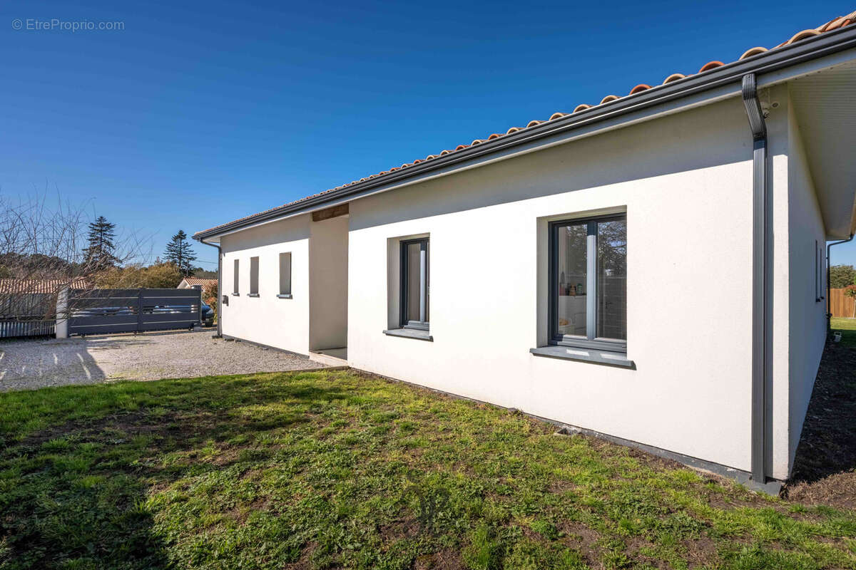 Maison à BELIN-BELIET