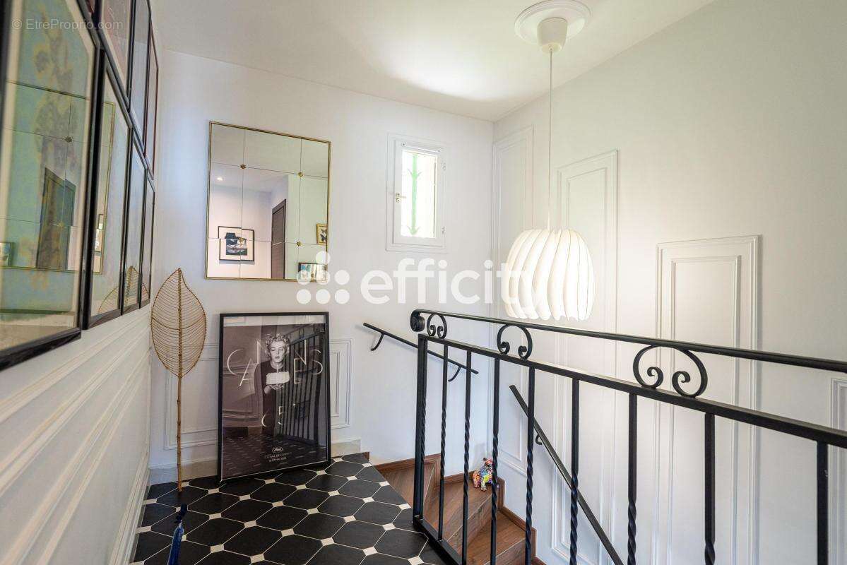 Maison 130 m² à Vallauris  - photo 7