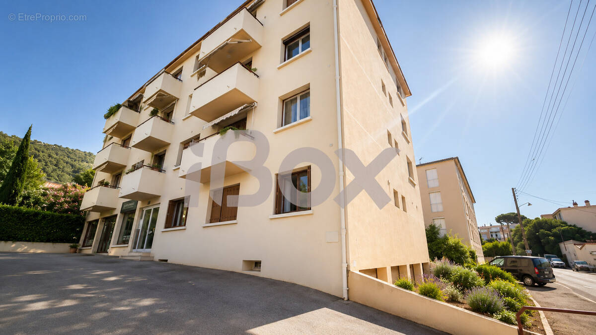 Exclusivité Toulon Est, quartier Bas Faron, Appartement T2 actuellement loué de 46 m2 - photo 2