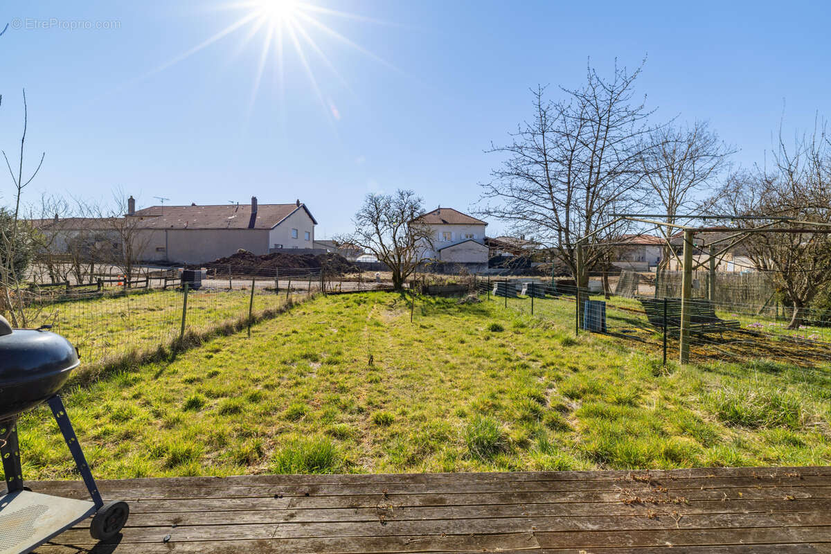 Appartement à SAINT-PRIVAT-LA-MONTAGNE