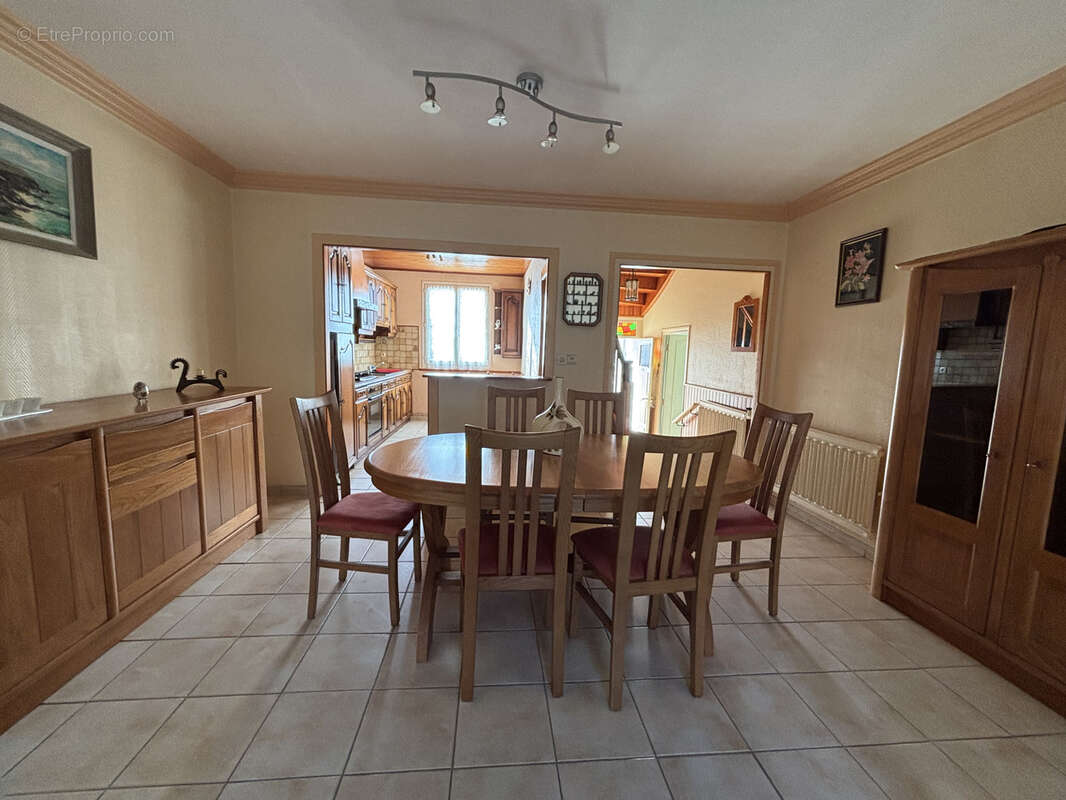 Maison à LE RELECQ-KERHUON