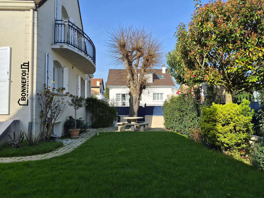 Maison à CHAMPIGNY-SUR-MARNE