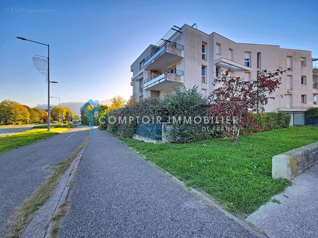 Meylan 38240 - Appartement Rez de jardin à vendre - Agence immobilière - Comptoir Immobilier - Estimation offe - photo 11