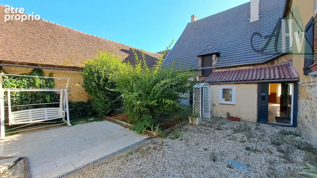 Entre Thorigny sur Oreuse et Villeneuve l'Archevêque - Grande maison de 283 m2 avec 8 chambres, dépendances et - photo 2