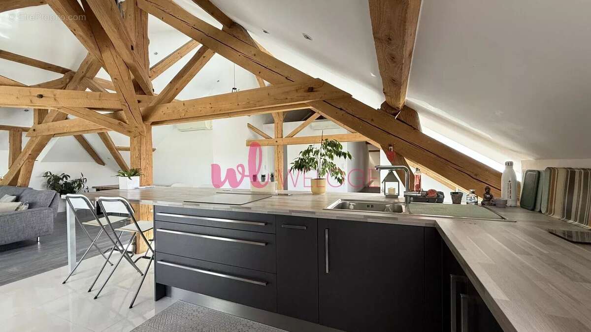 Appartement à JONS
