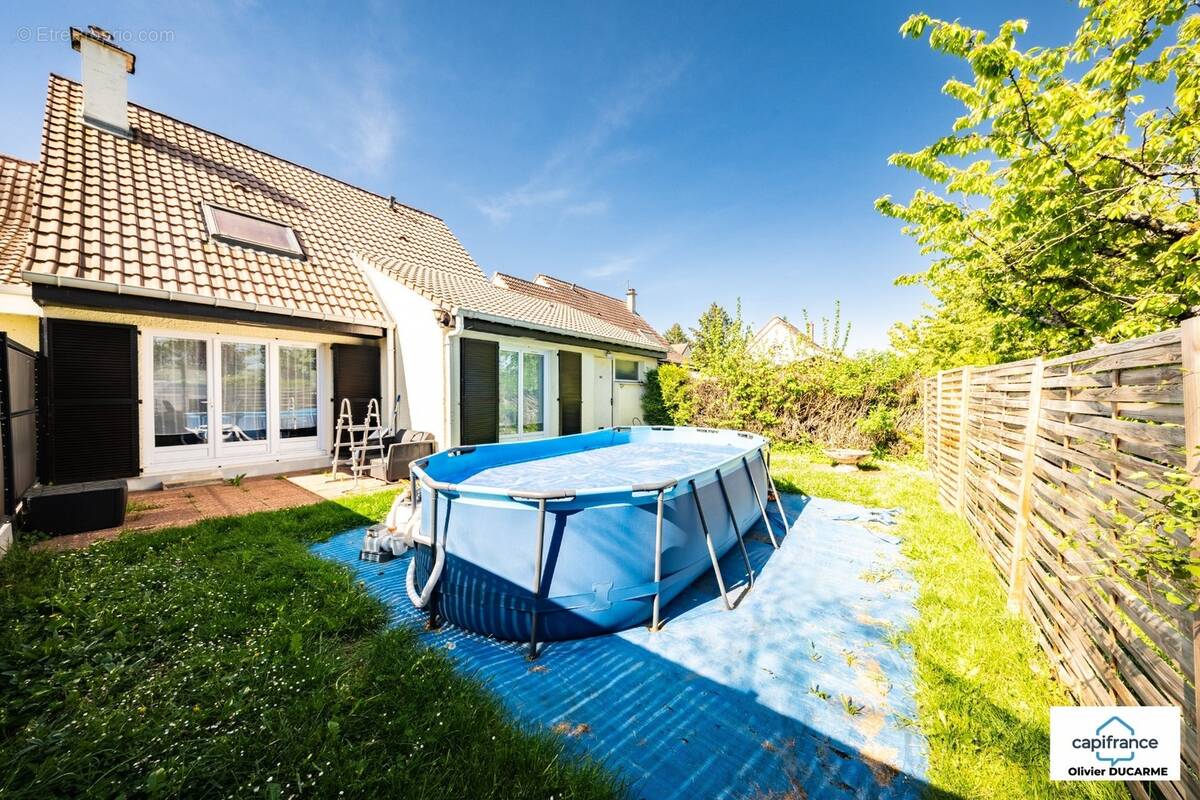 Maison à GENLIS
