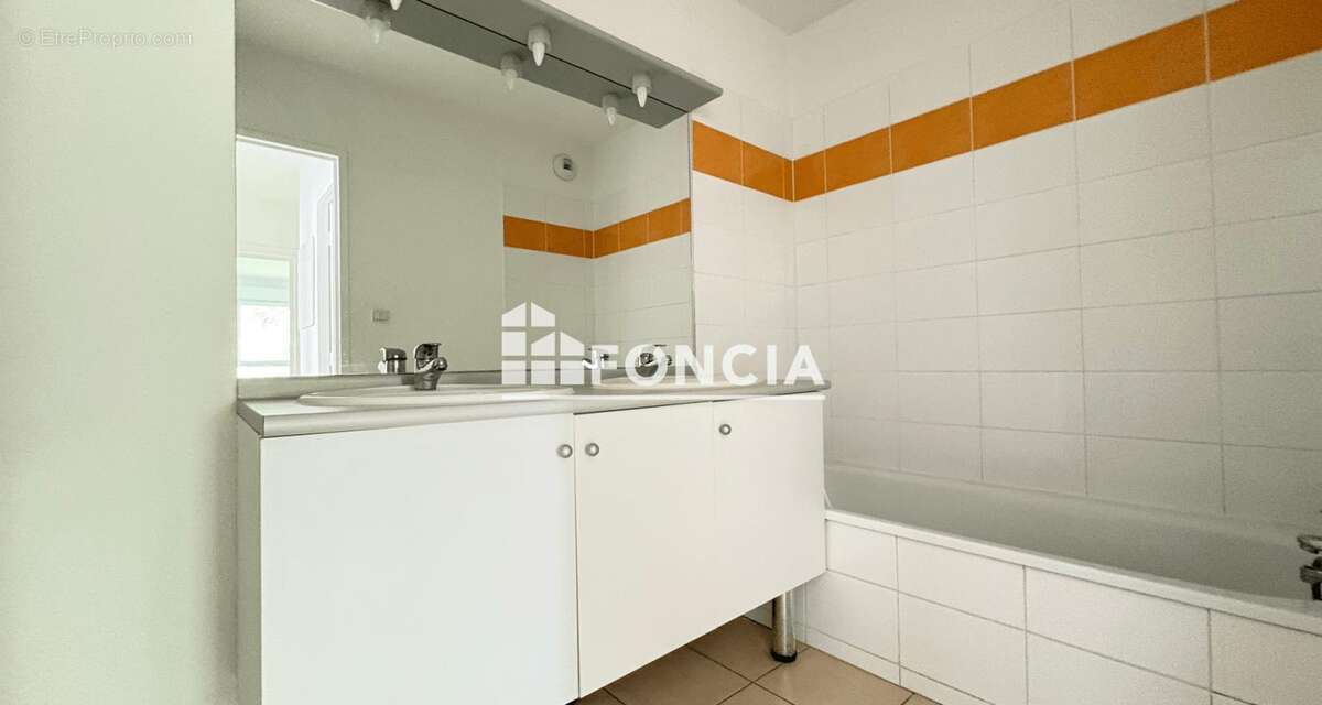 Appartement à BRUGUIERES