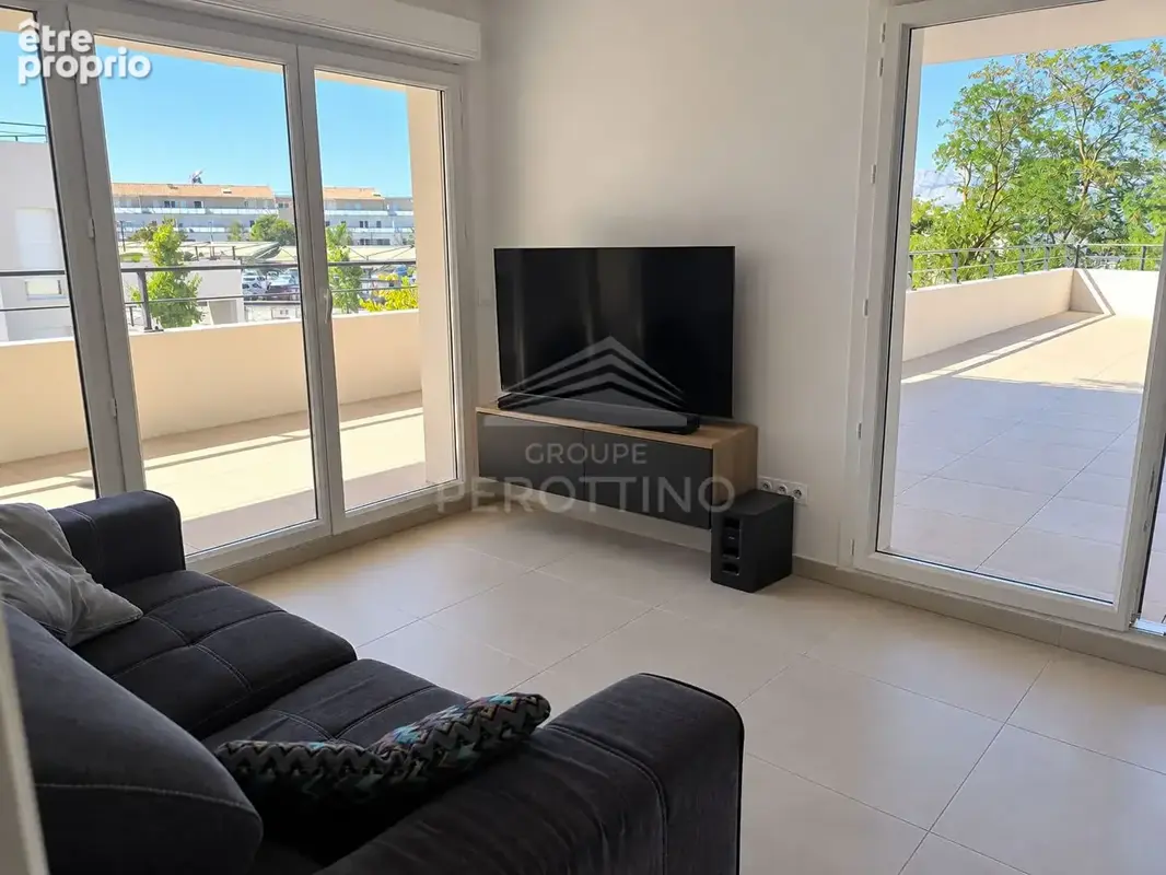 Appartement Trets 2 pièce(s) 42 m2 - photo 2
