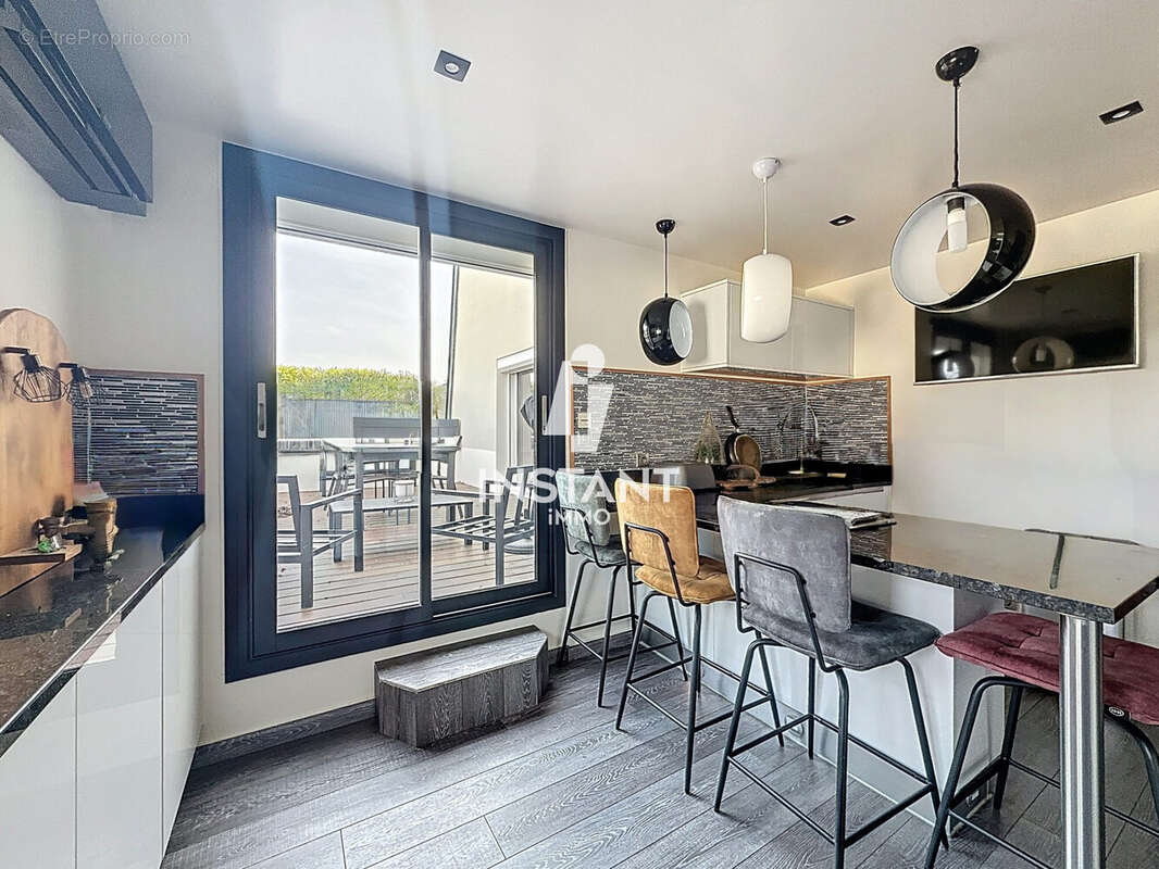 Appartement à LA QUEUE-EN-BRIE