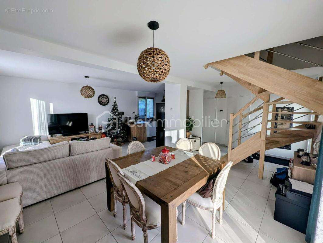 Maison à ROZ-SUR-COUESNON