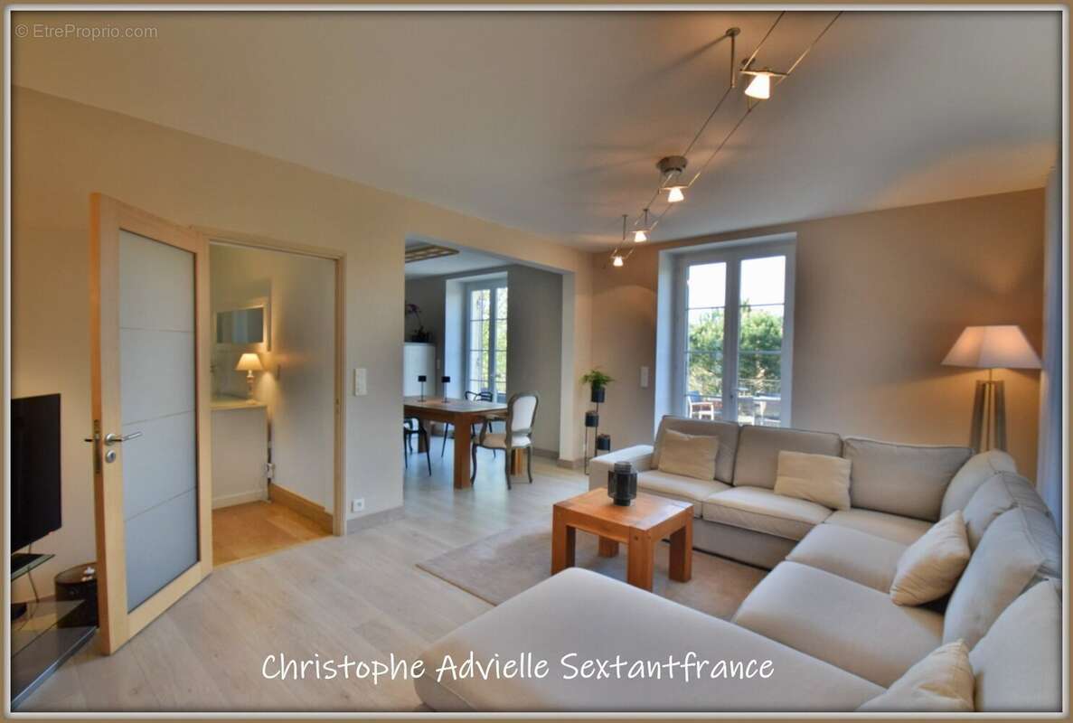 Ensemble immobilier, maison d'habitation, local commercial et gîtes sur 9127 M2 - photo 3