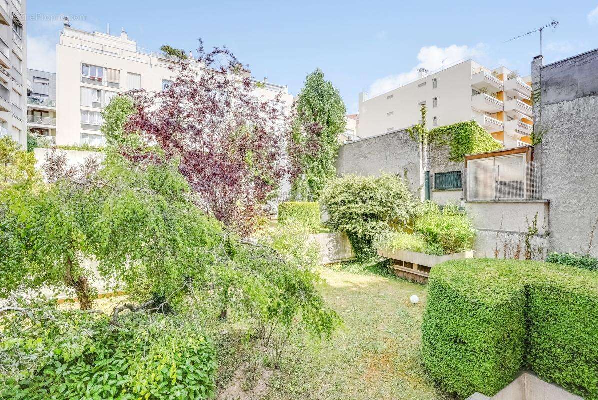 Appartement à PARIS-20E