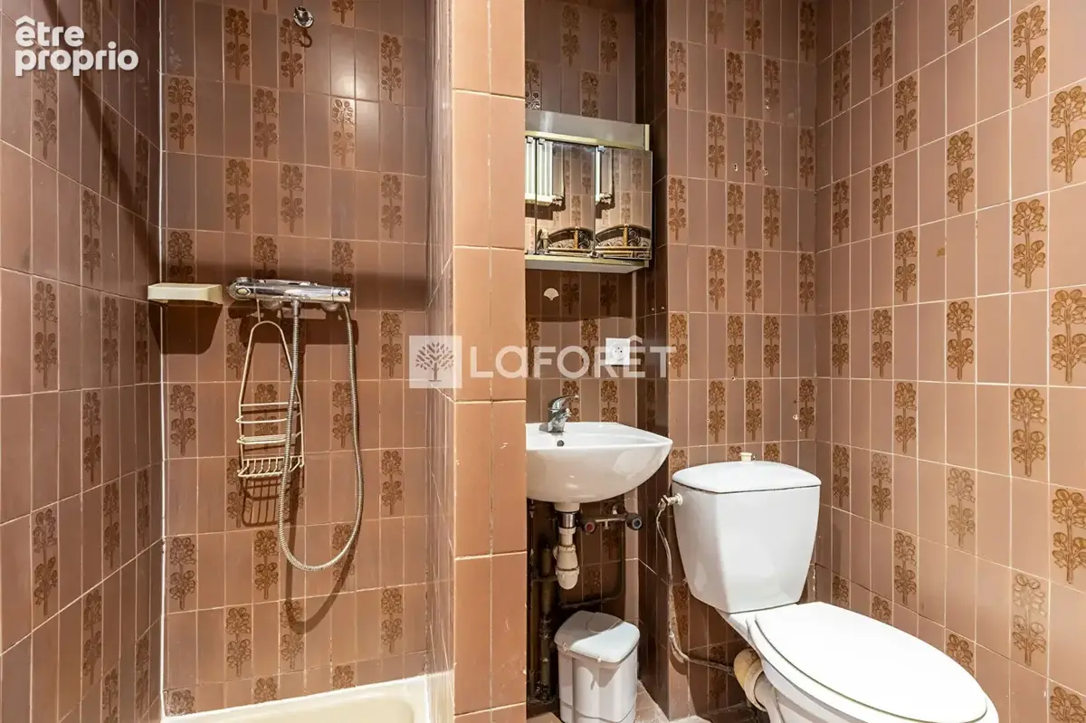 Studio sur cour - ideal investissement - dpe "e" - photo 7