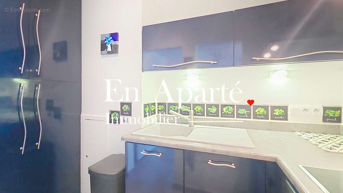 Appartement à DONVILLE-LES-BAINS