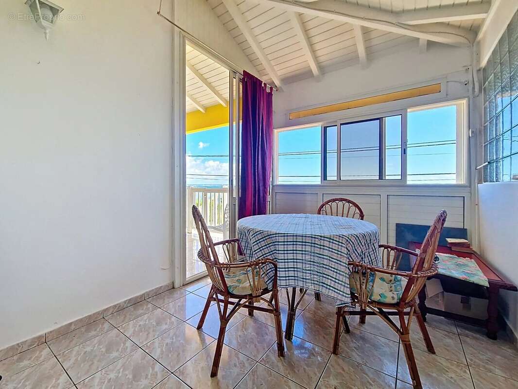 Maison à PETIT-BOURG