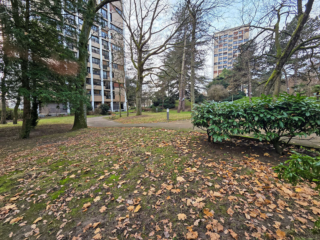 Appartement à VERRIERES-LE-BUISSON