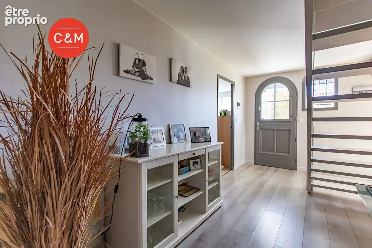BOUGUENAIS - Maison 7 pièces 193 m² - photo 7