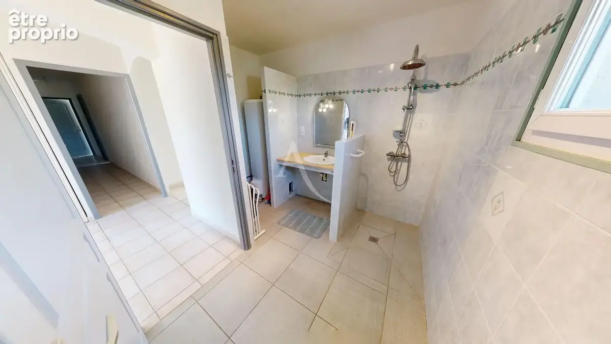 Proche de CARCASSONNE, Maison de plain pied, Dépendance et piscine. - photo 9