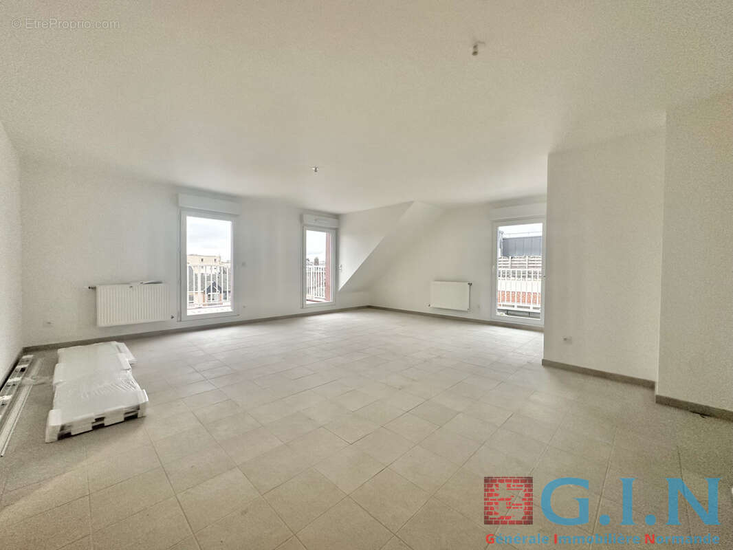 Appartement T3 avec terrasse - photo 2