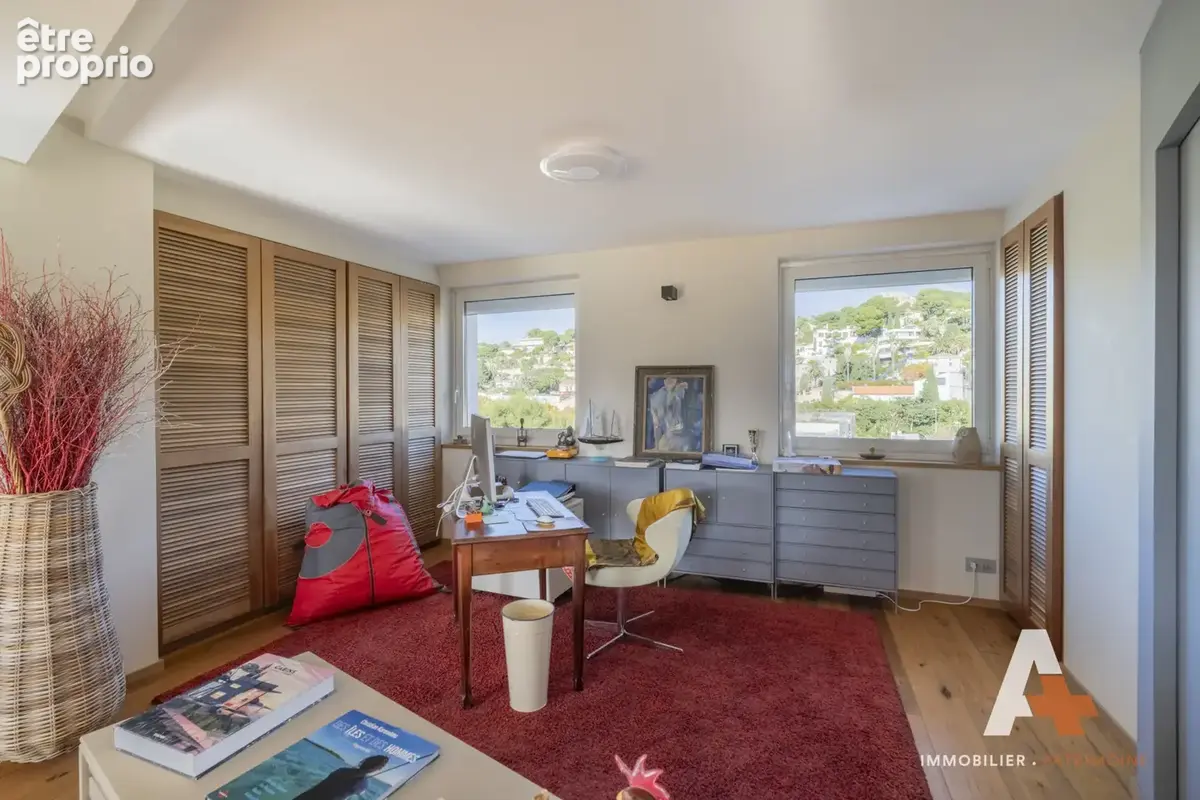 Marseille 8éme Vue Mer, étage élevé, 110m2, traversant avec extérieur - photo 10