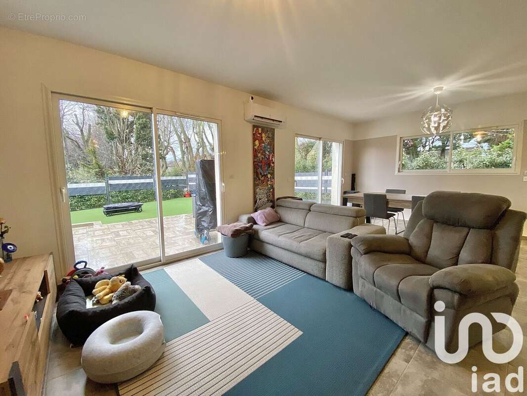 Photo 3 - Maison à EYGUIERES