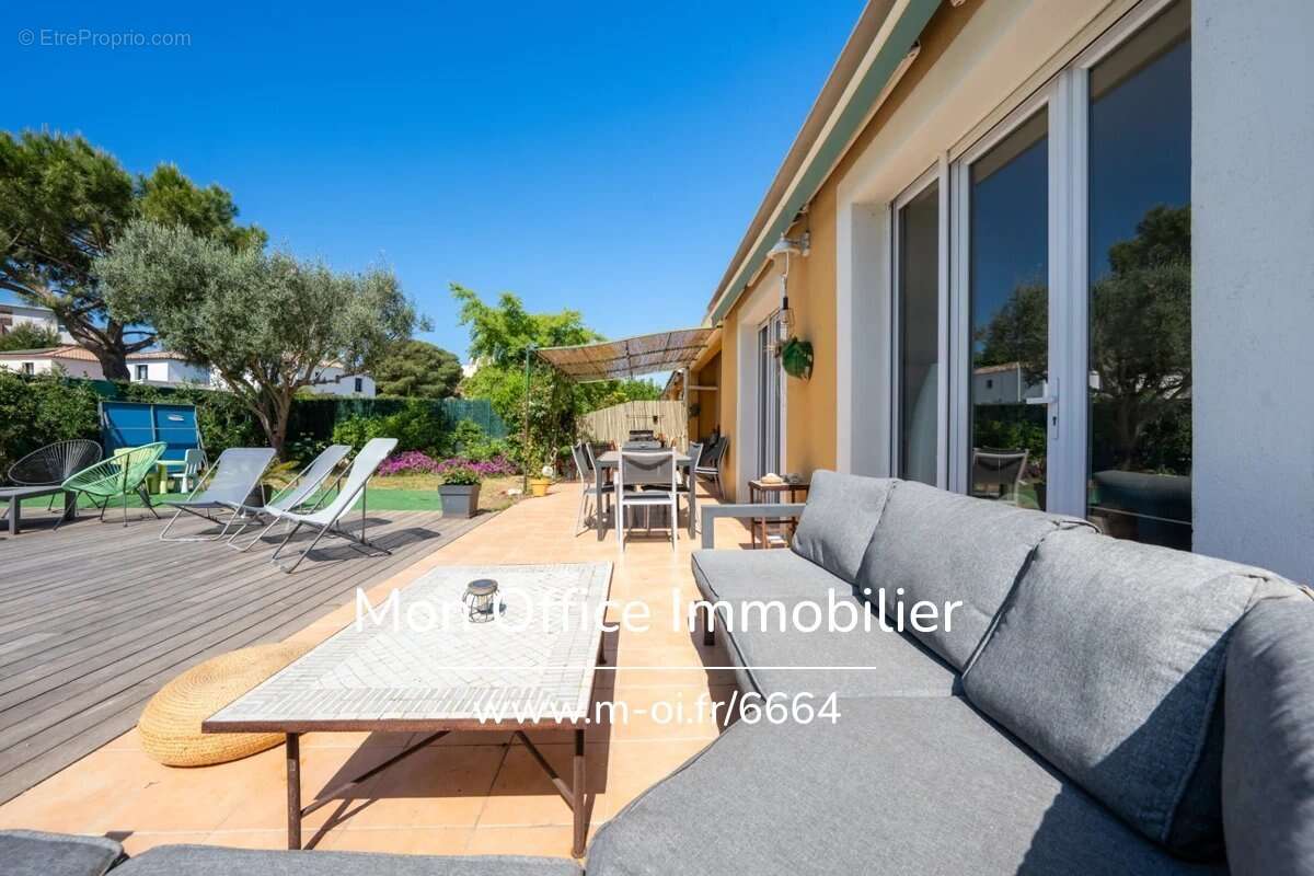 Référence : 6664-NZW. - Maison 4 chambres - piscine, sous sol, garage - photo 15