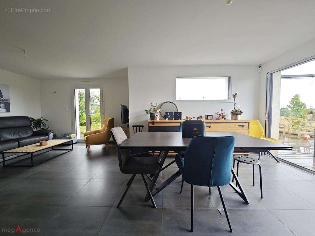 Maison contemporaine de 160 m² avec vue dégagée - photo 7