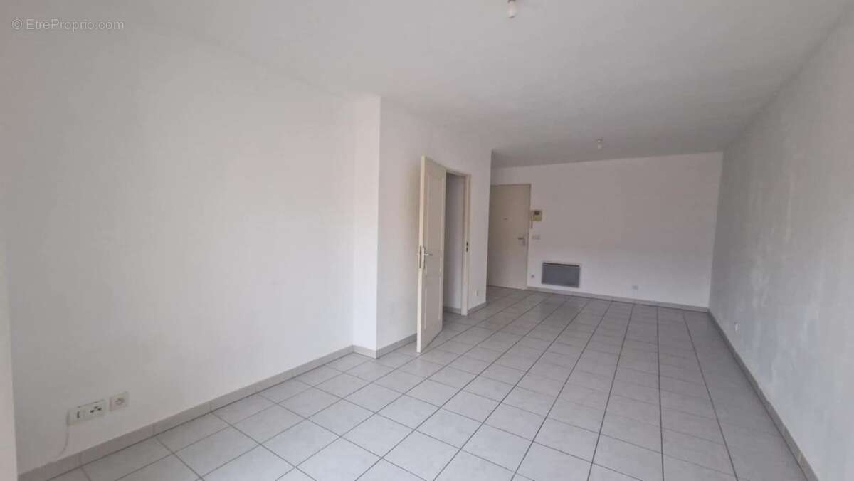 Appartement à MEZE