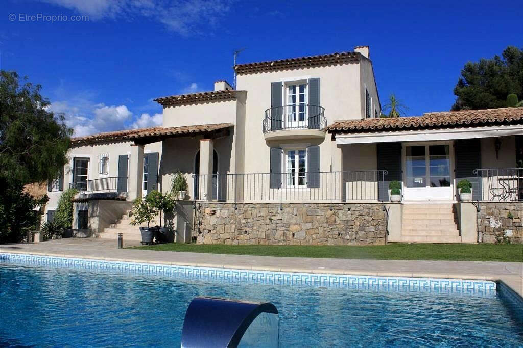 Maison à MOUGINS