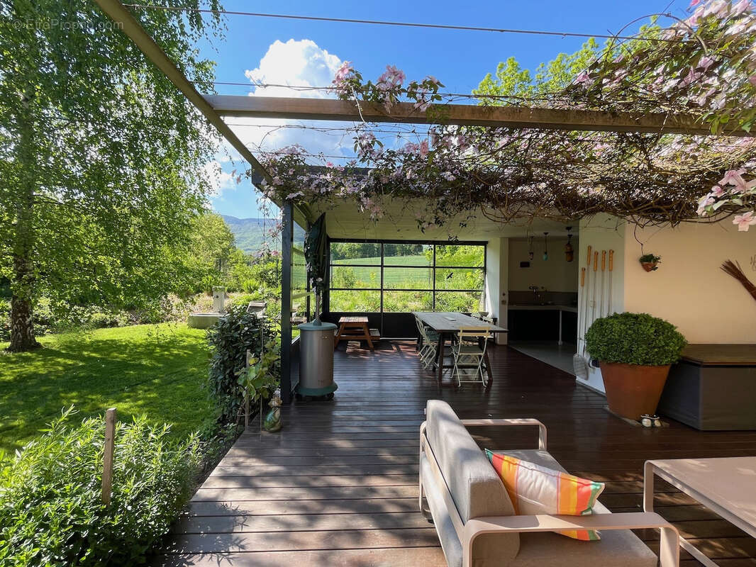 Maison à DIVONNE-LES-BAINS