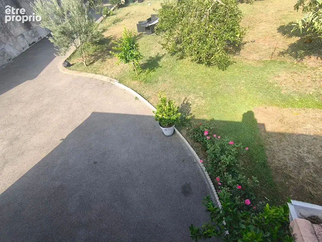 Roussillon - Belle maison individuelle  - terrain constructible - photo 10