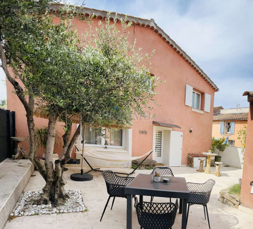 Maison à ROQUEBRUNE-SUR-ARGENS