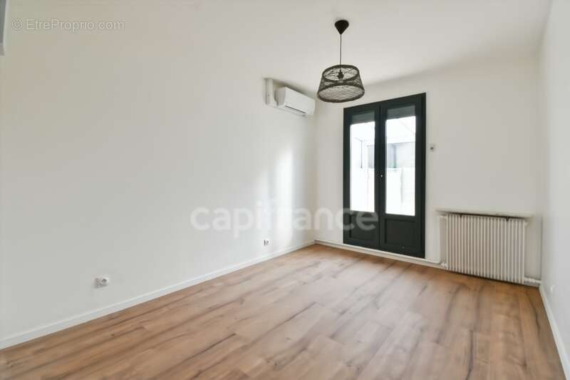 Maison à SAINTE-GENEVIEVE-DES-BOIS