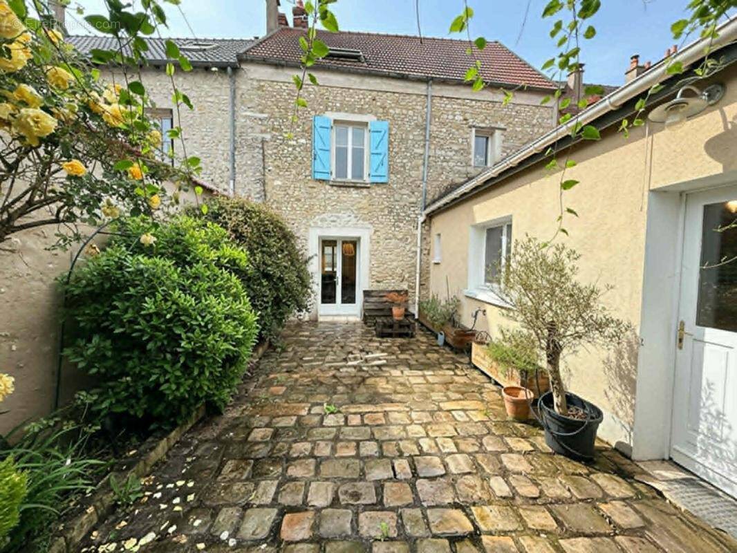 Maison à ETAMPES