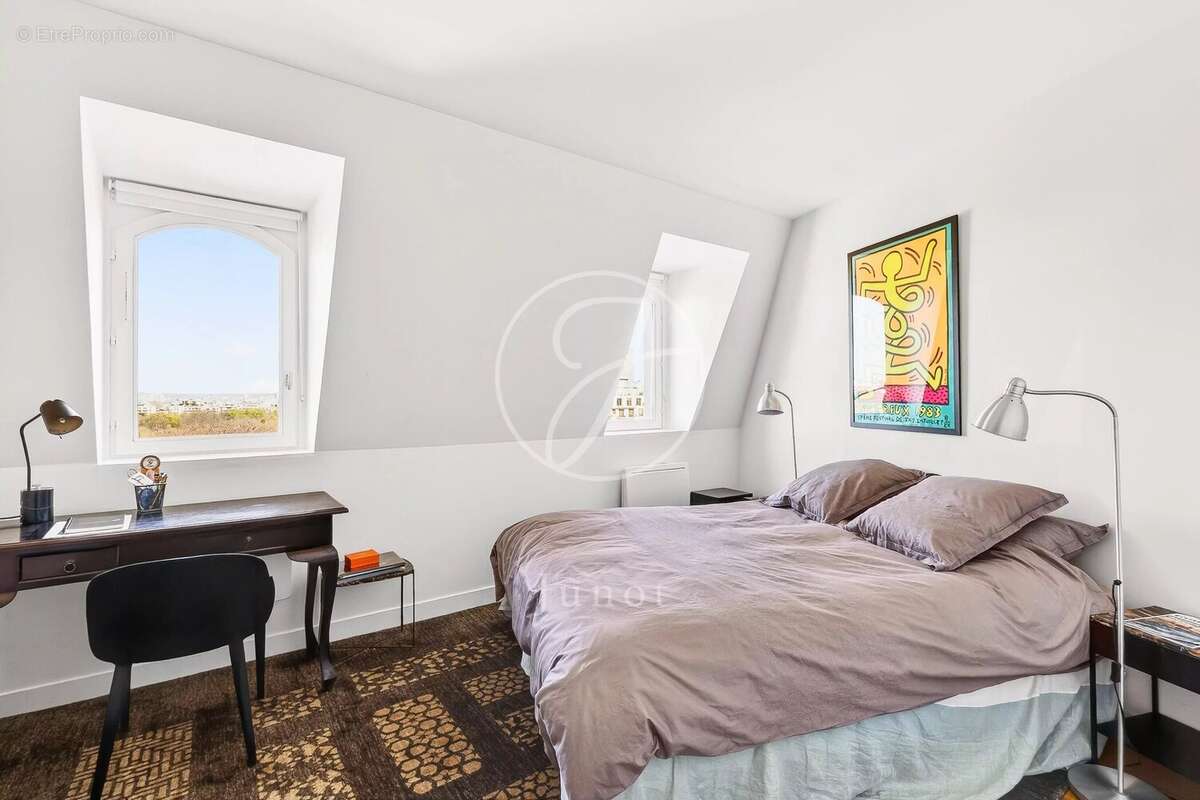 Appartement à PARIS-16E