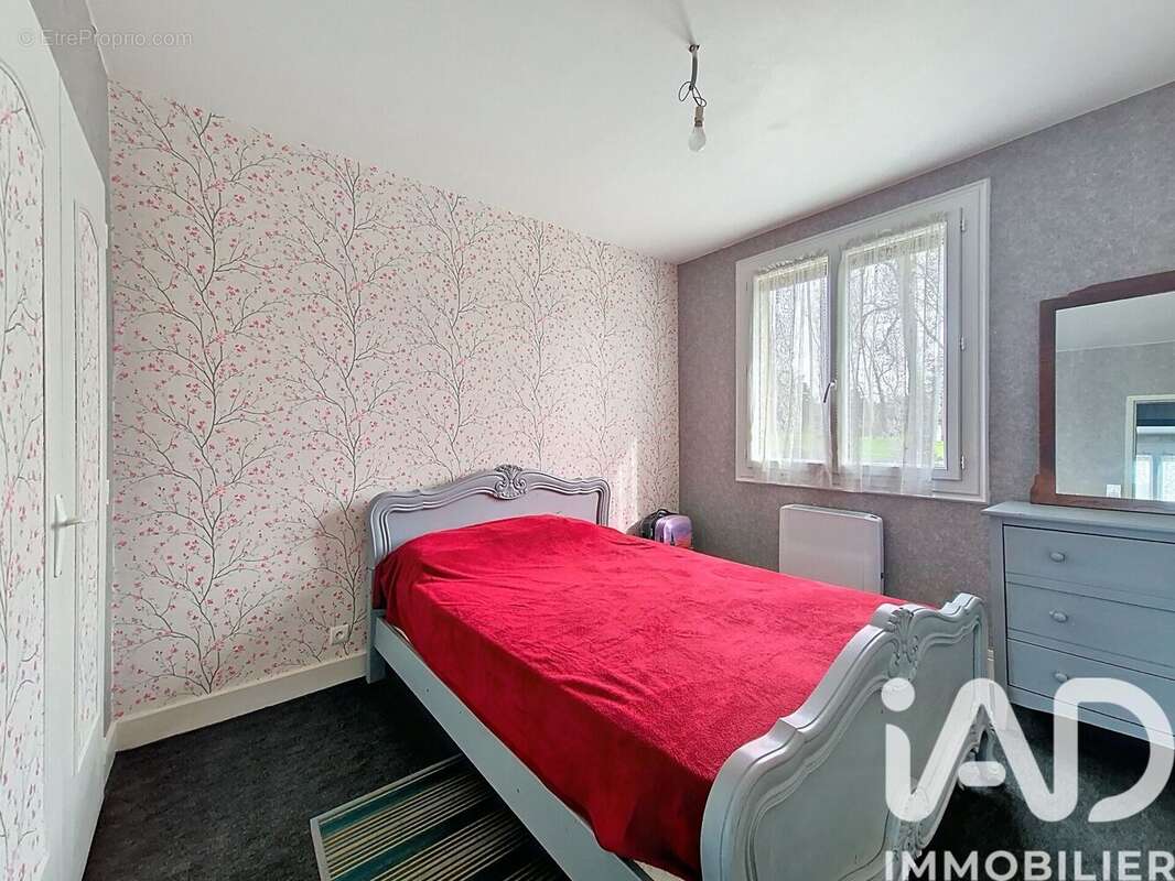 Maison 90 m² à Bourbon-L'archambault  - photo 8