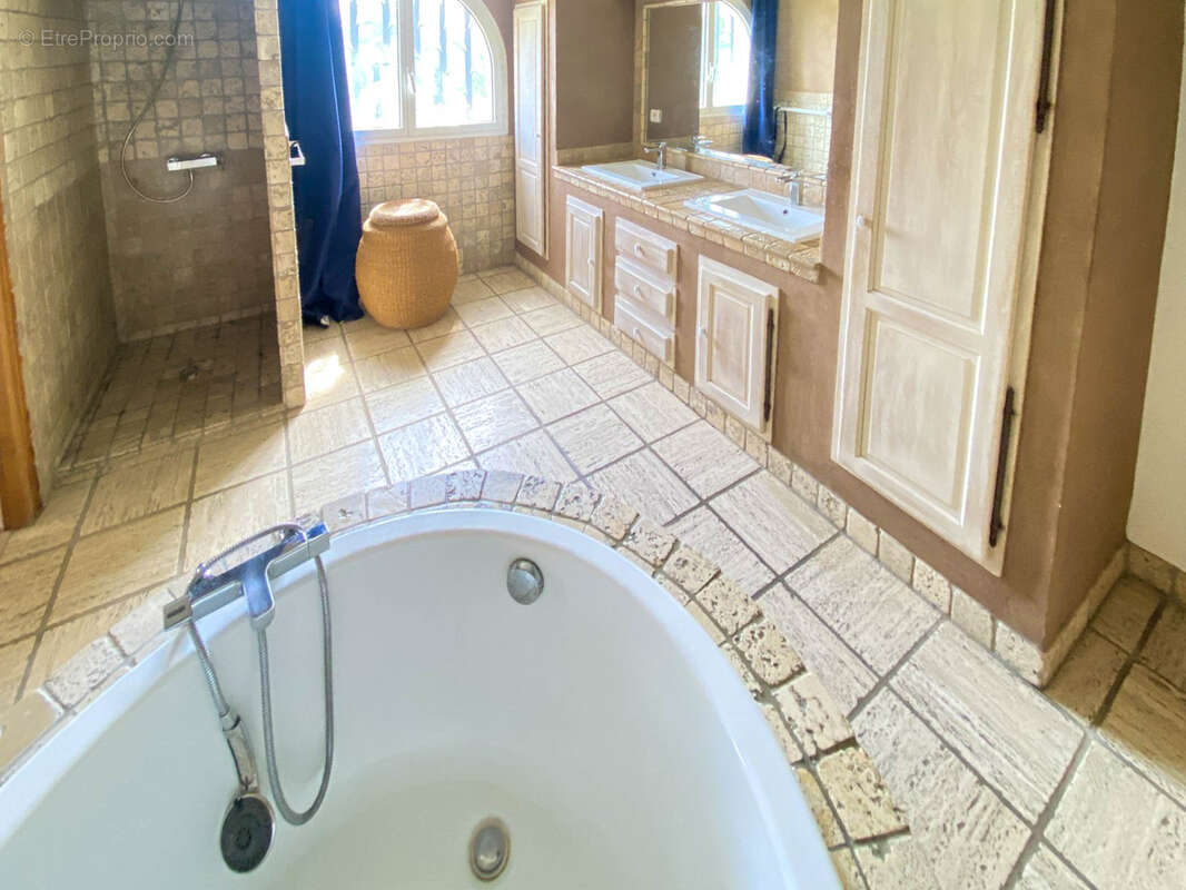 Maison à COURNONTERRAL